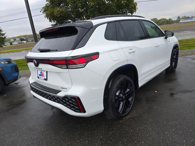 New 2025 Volkswagen Tiguan SE R-Line image 4
