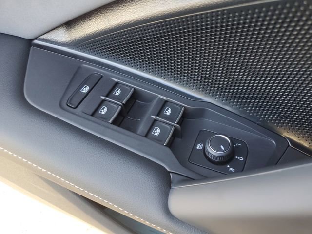 New 2026 Volkswagen Tiguan SE image 30