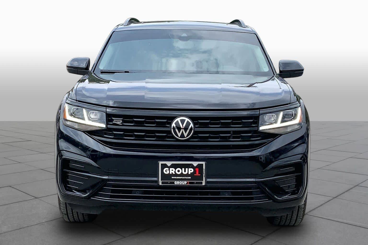 Used 2023 Volkswagen Atlas SEL R-Line AWD/4WD image 4