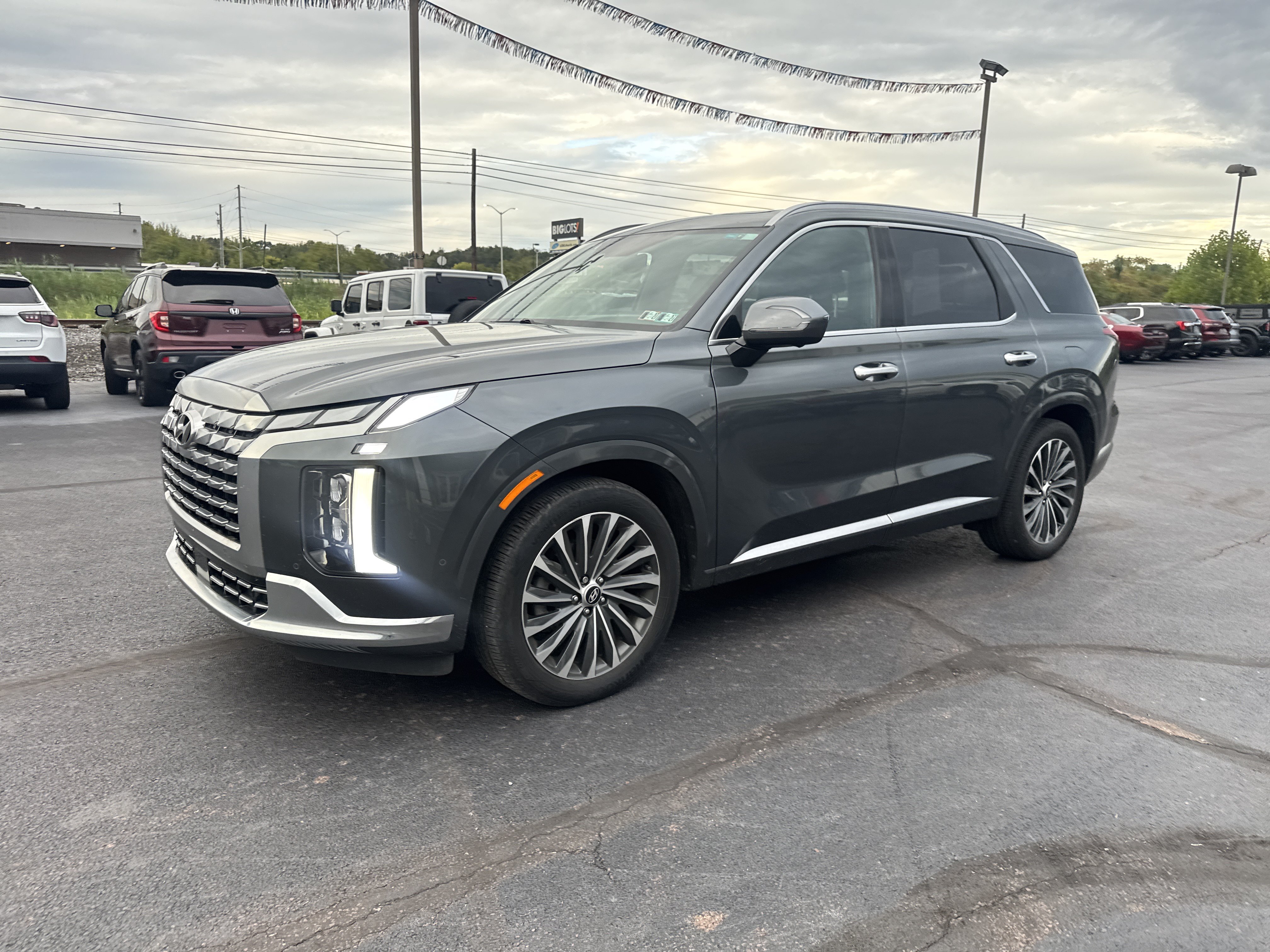 Used 2023 Hyundai Palisade Calligraphy w/ Cargo Package AWD/4WD image 15