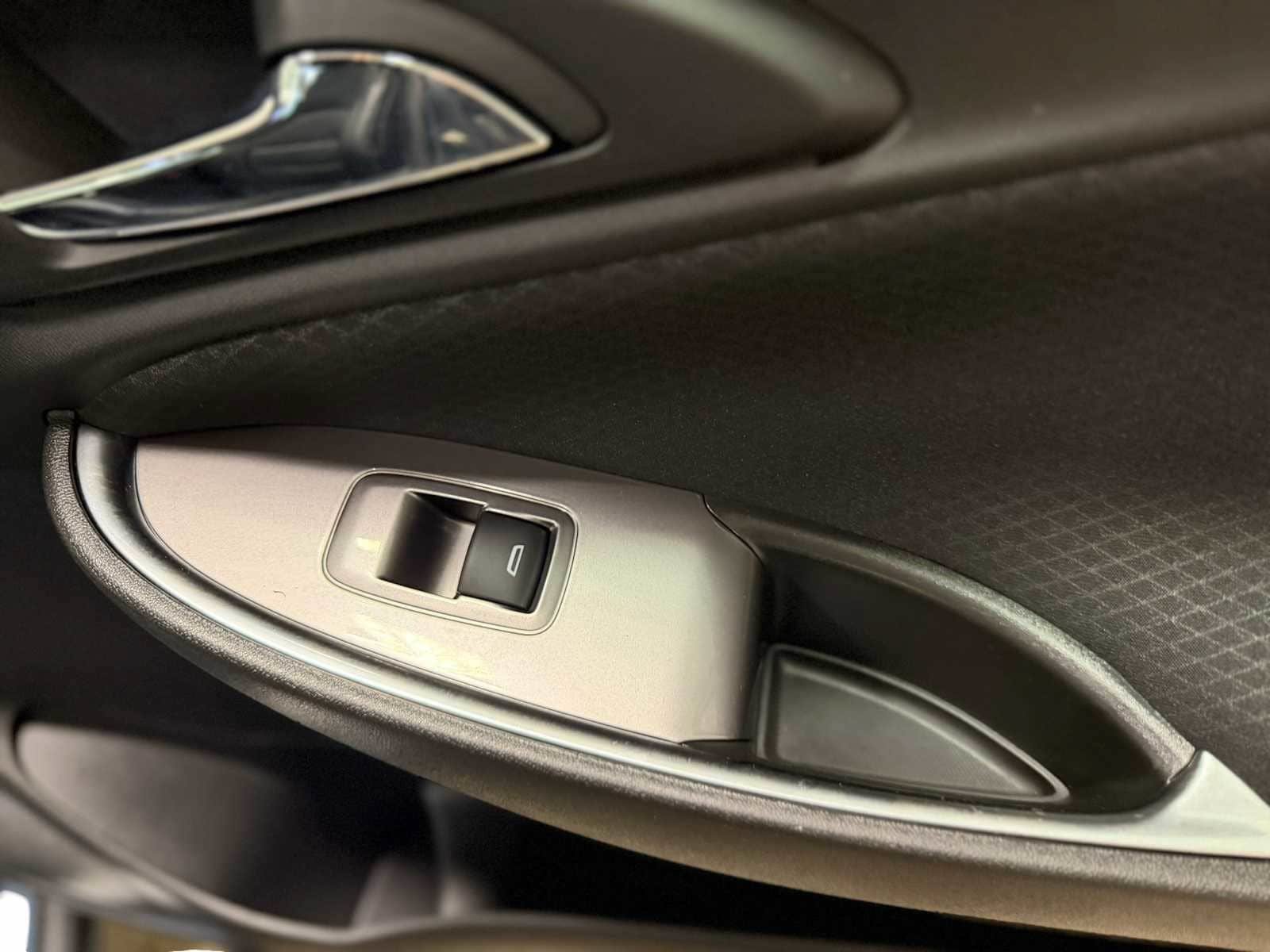 Used 2020 Chevrolet Malibu LT FWD image 17