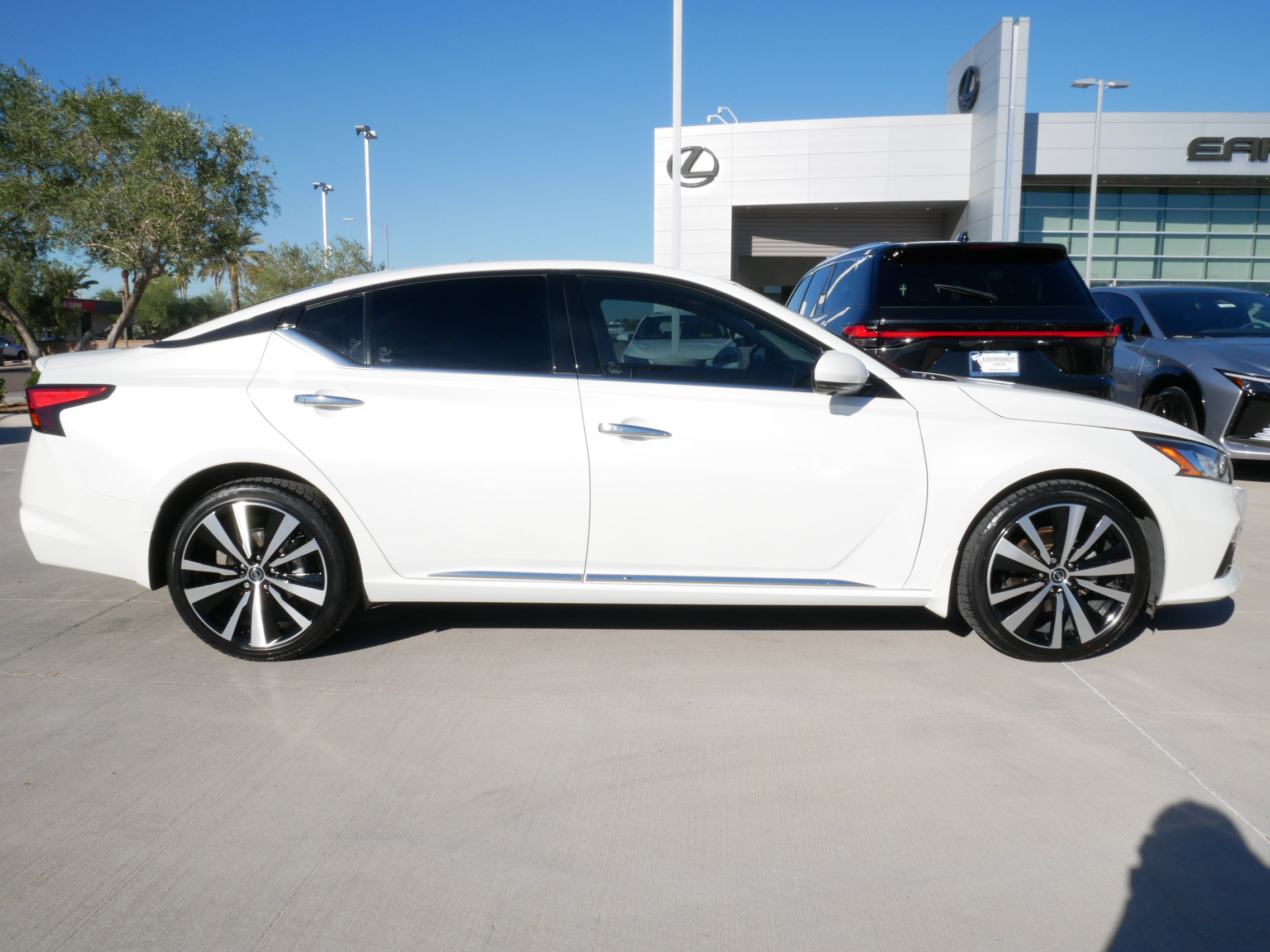 Used 2021 Nissan Altima 2.5 Platinum image 11