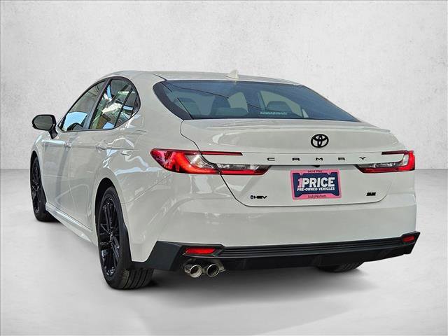 Used 2025 Toyota Camry SE FWD image 8