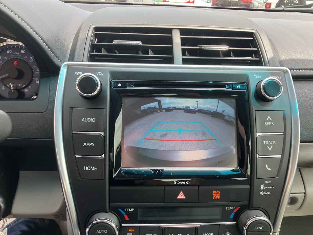 Used 2016 Toyota Camry XLE FWD image 11