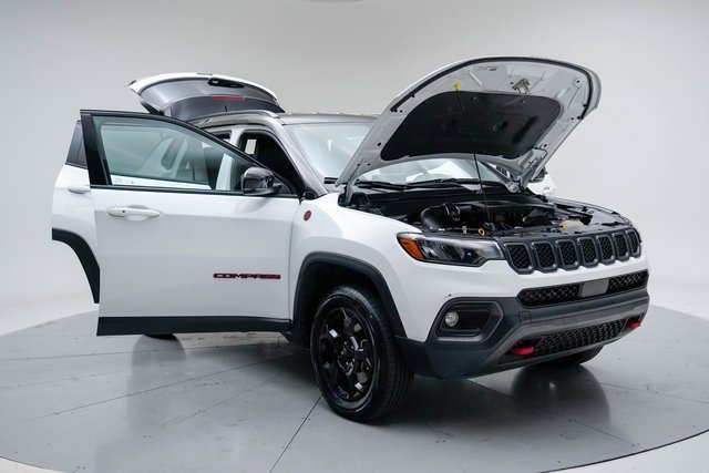Used 2024 Jeep Compass Trailhawk image 16