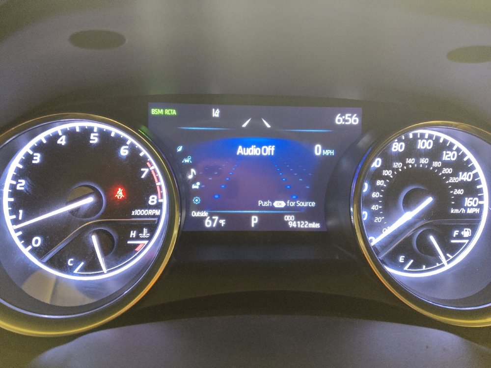 Used 2020 Toyota Camry XLE image 23