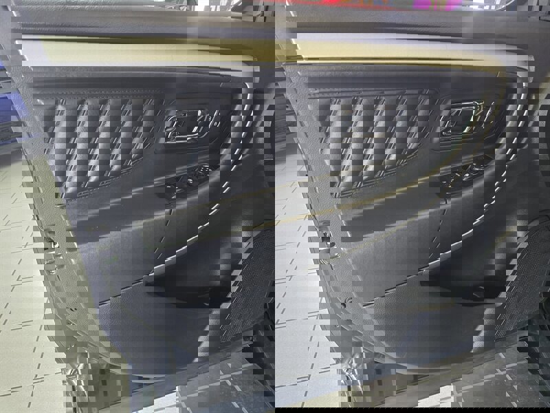 Used 2013 Ford Taurus SEL image 7