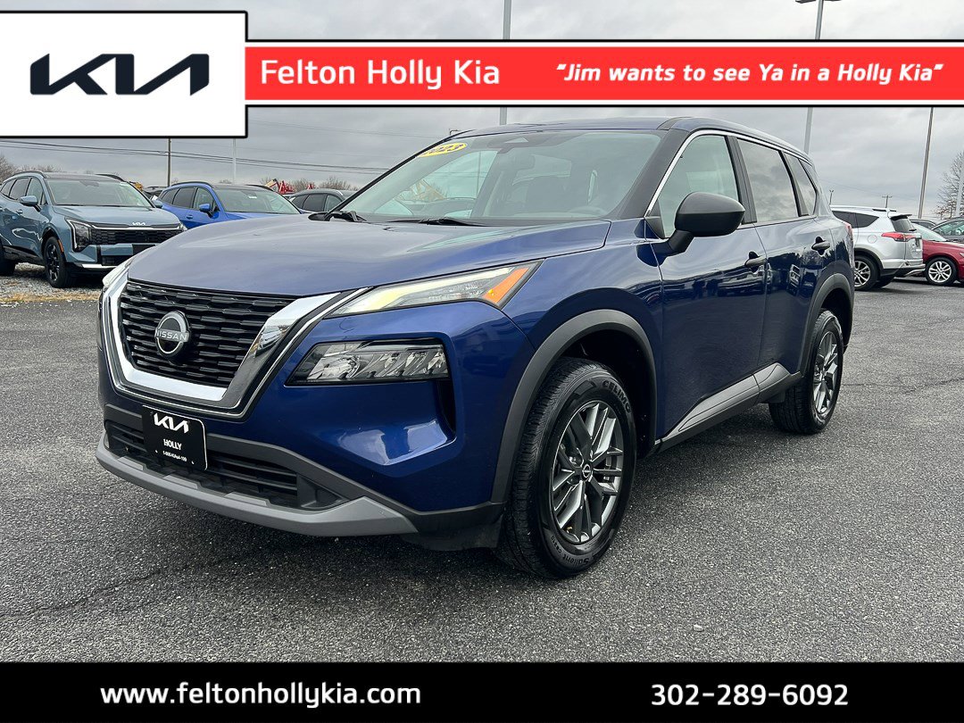 Used 2023 Nissan Rogue S image 1