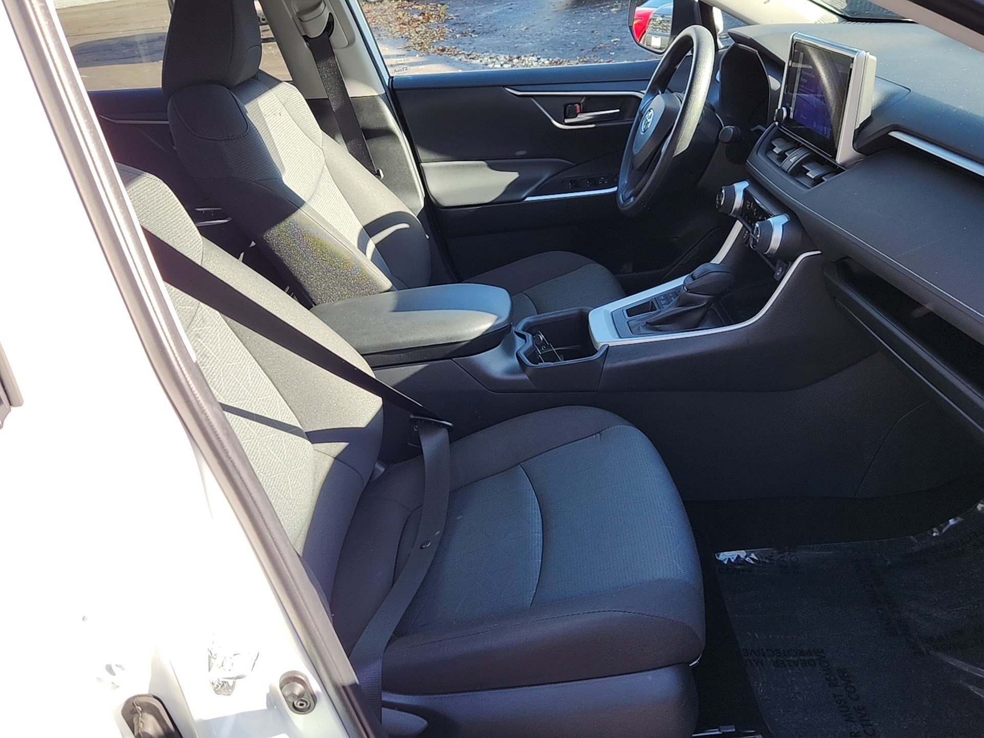 Certified 2025 Toyota RAV4 XLE image 31