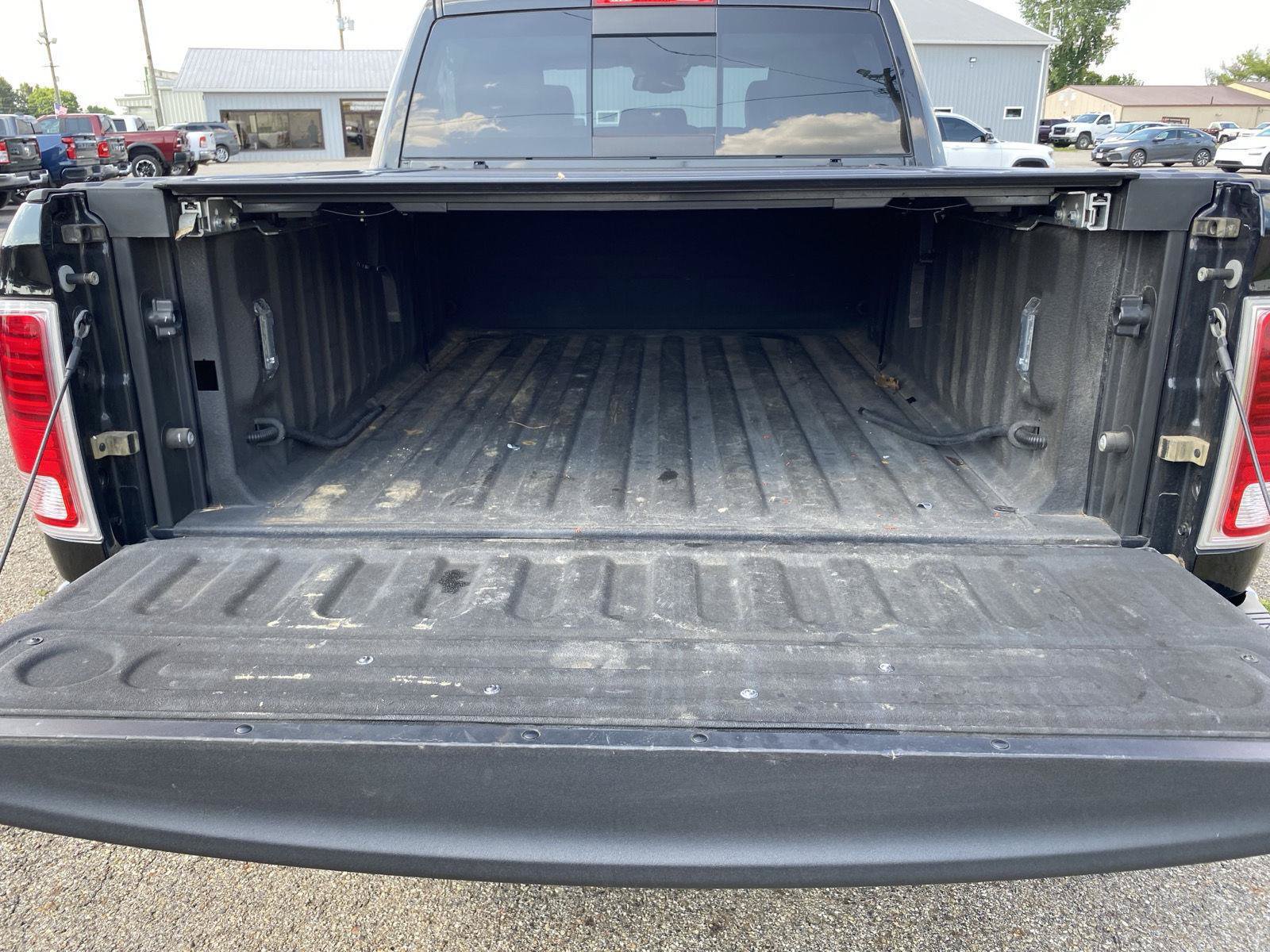 Used 2017 RAM 1500 Laramie w/ Convenience Group AWD/4WD image 29