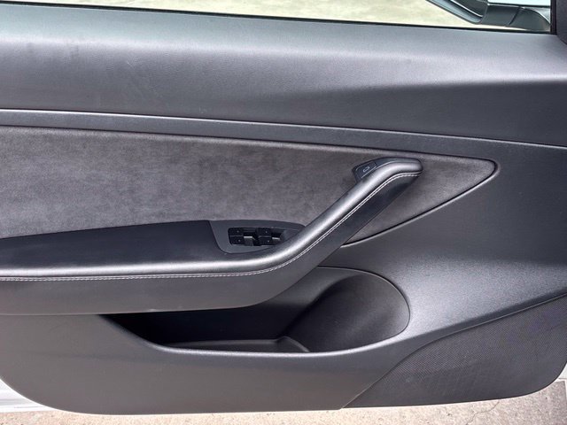 Used 2021 Tesla Model 3 Standard Range Plus RWD image 9