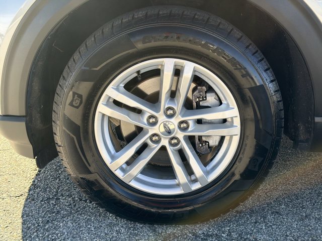Used 2021 Ford Explorer XLT w/ Equipment Group 202A AWD/4WD image 10