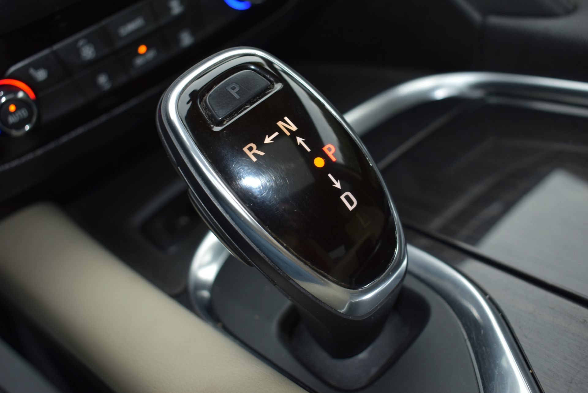 Used 2018 Buick Enclave Essence AWD/4WD image 34