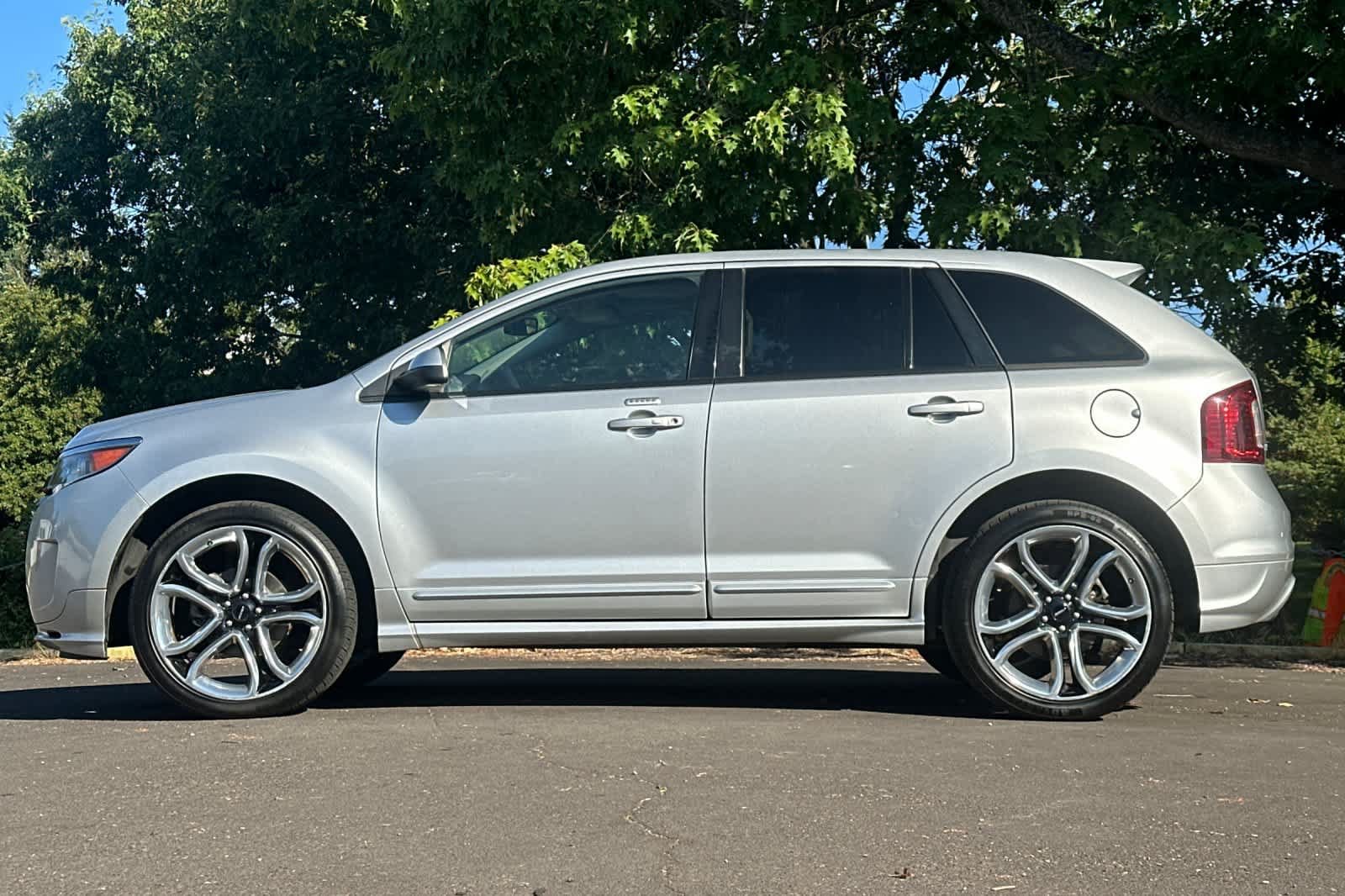 Used 2013 Ford Edge Sport w/ Driver Entry Pkg FWD image 5