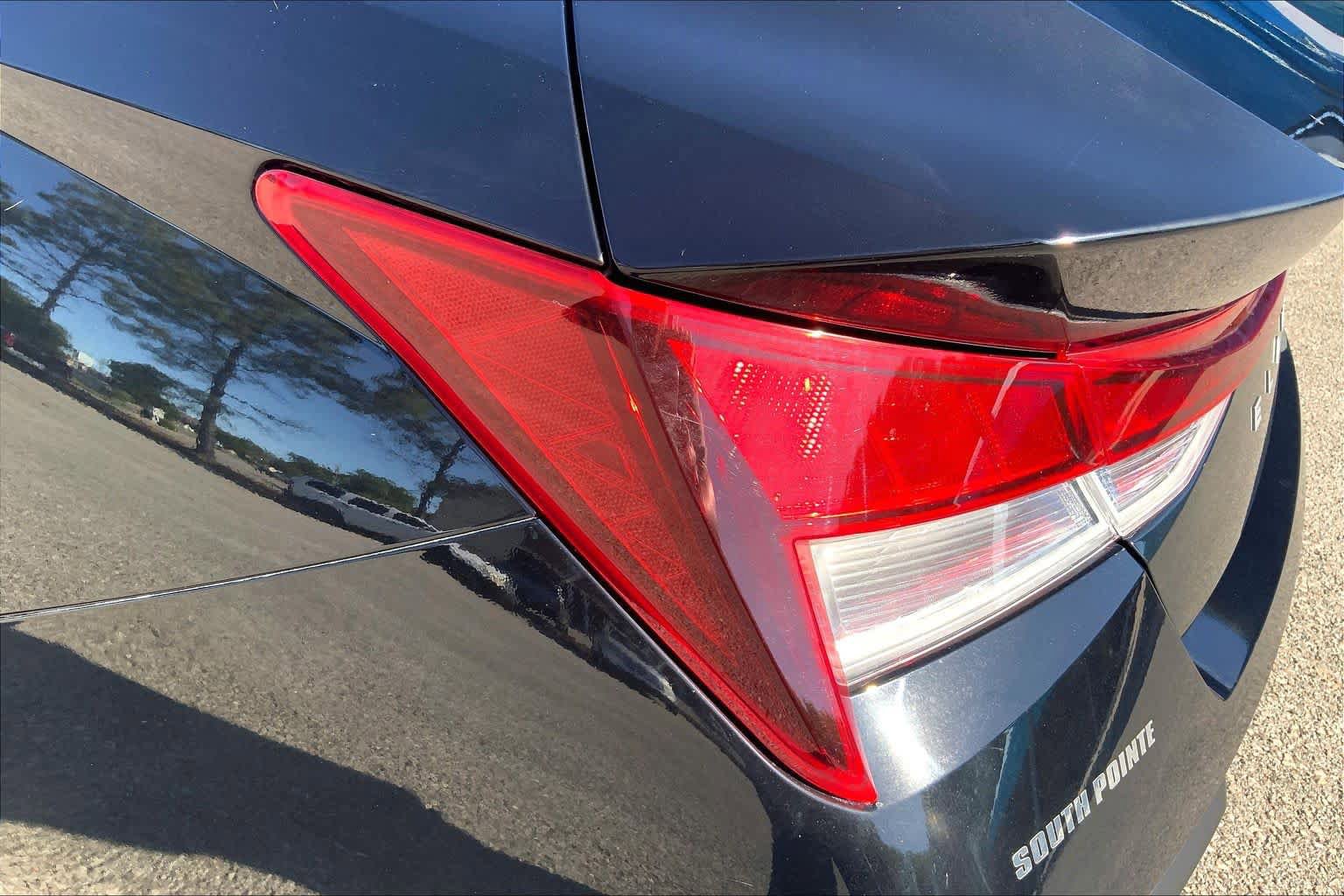 Used 2024 Hyundai Elantra SE FWD image 27