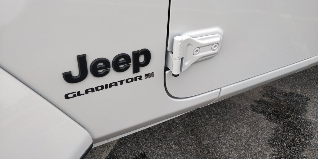 New 2025 Jeep Gladiator Sport image 22