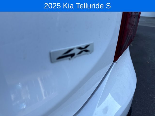 Used 2025 Kia Telluride S AWD/4WD image 33