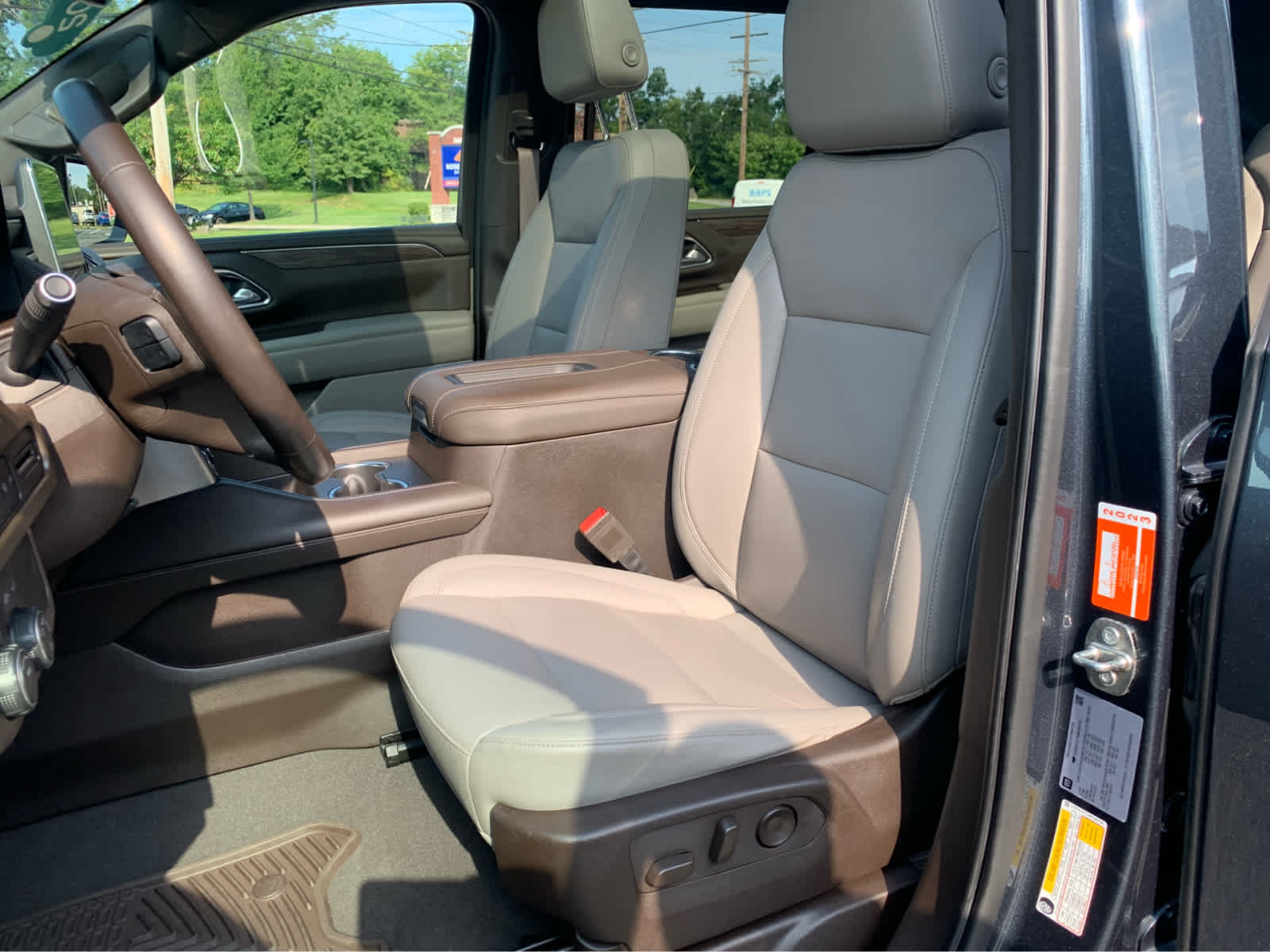 Used 2021 Chevrolet Suburban LT AWD/4WD image 12