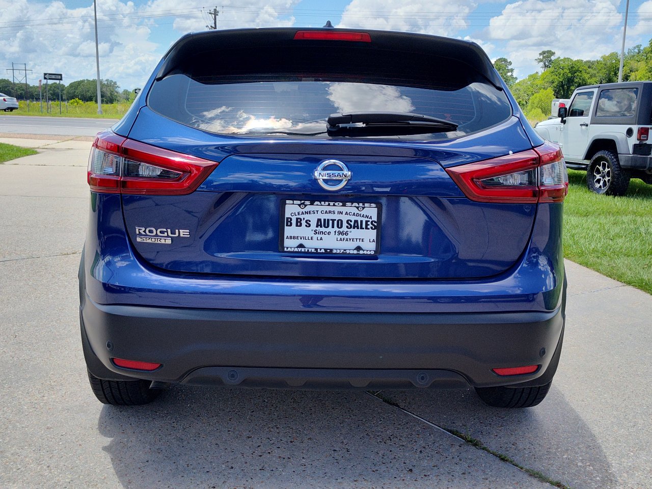 Used 2022 Nissan Rogue Sport S image 5