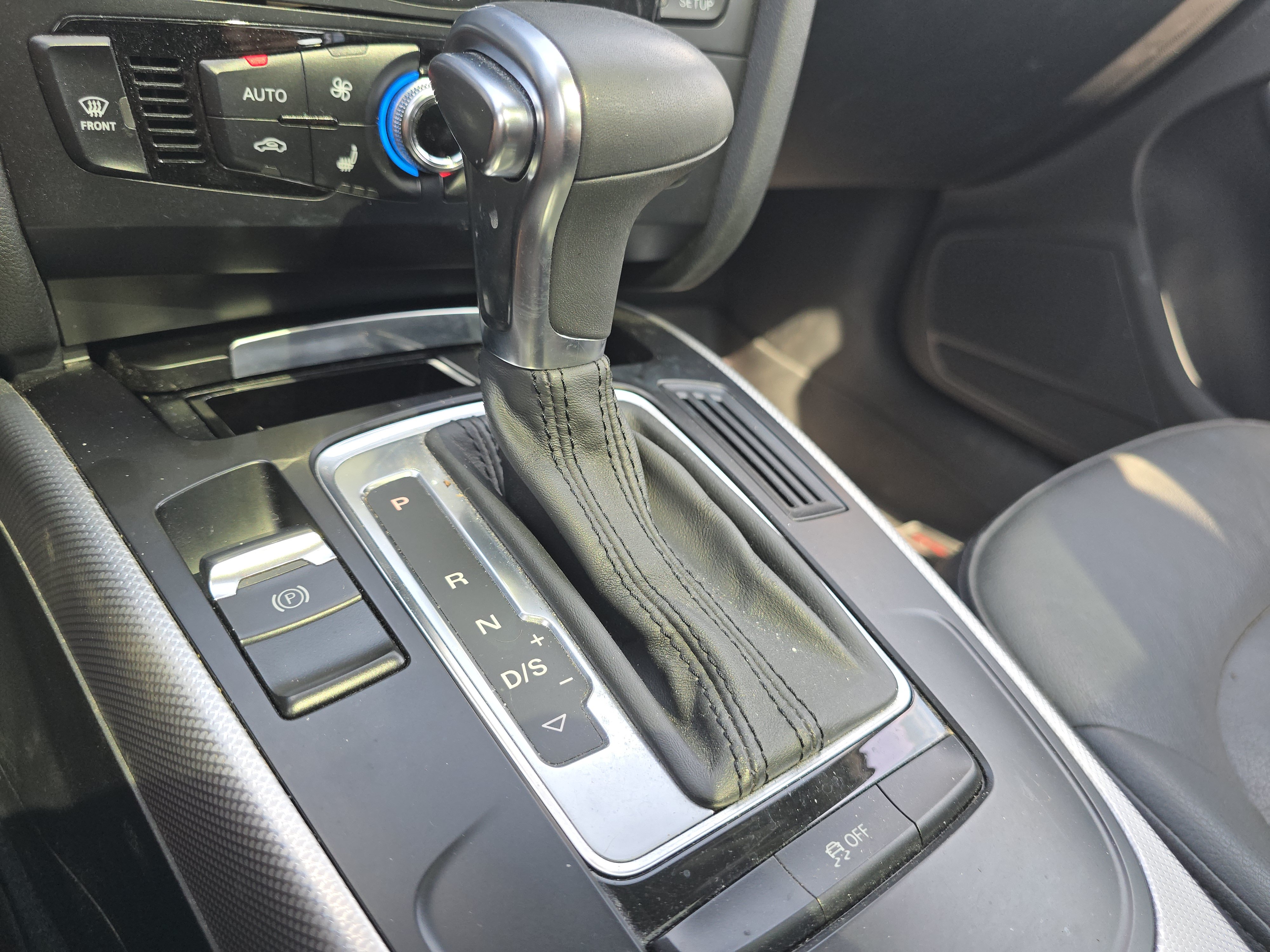 Used 2013 Audi A4 Premium w/ Convenience Pkg AWD/4WD image 14