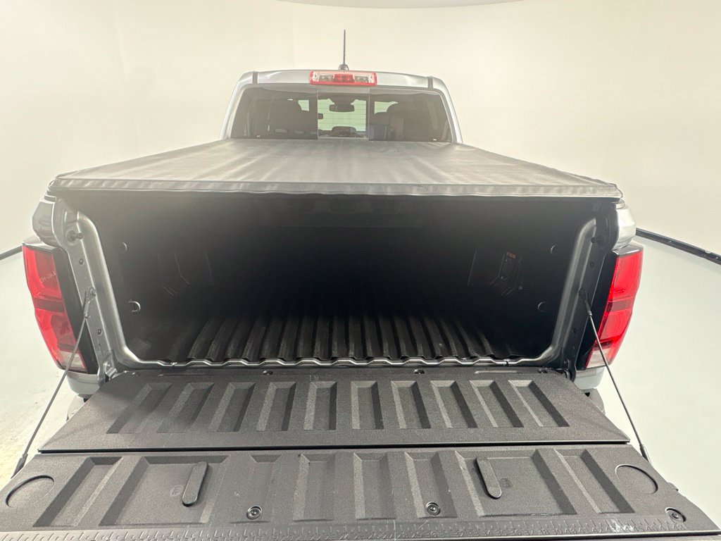Used 2024 Chevrolet Colorado Z71 w/ Z71 Convenience Package 2 AWD/4WD image 8