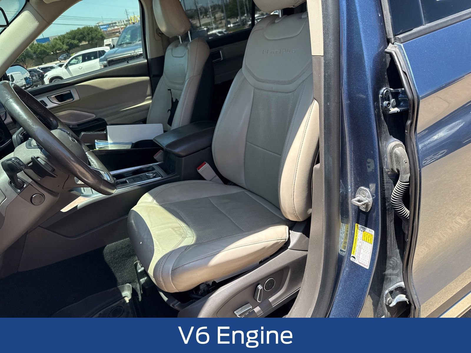 Used 2020 Ford Explorer Platinum w/ Premium Technology Package AWD/4WD image 15