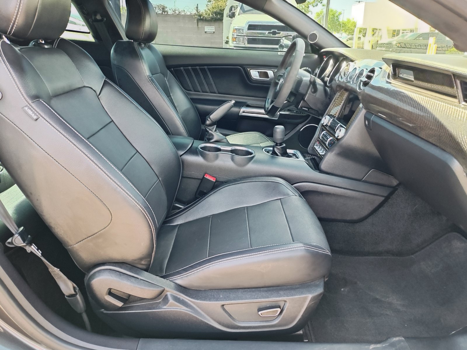 Used 2018 Ford Mustang GT Premium w/ GT Performance Package RWD image 29