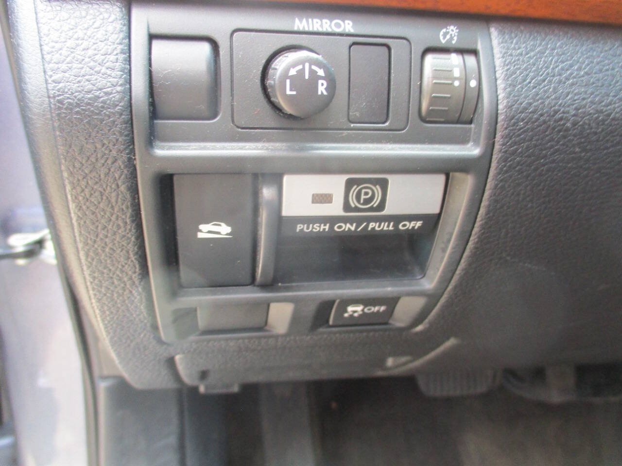 Used 2013 Subaru Outback 2.5i Limited AWD/4WD image 18