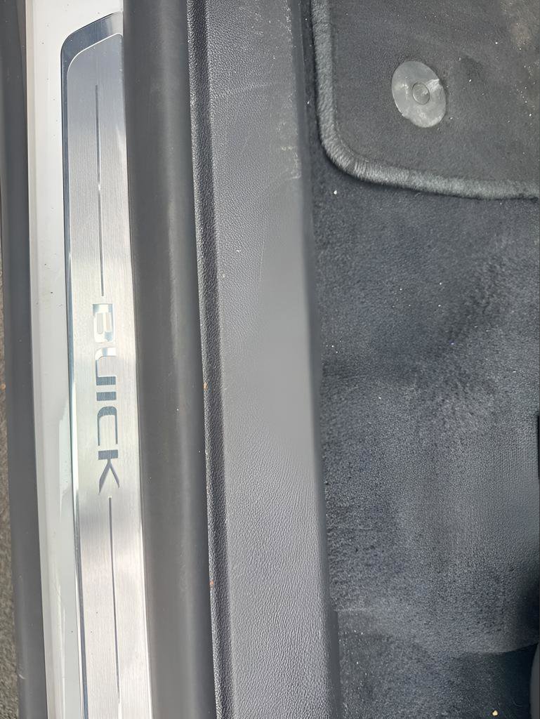 Used 2025 Buick Enclave Preferred image 34