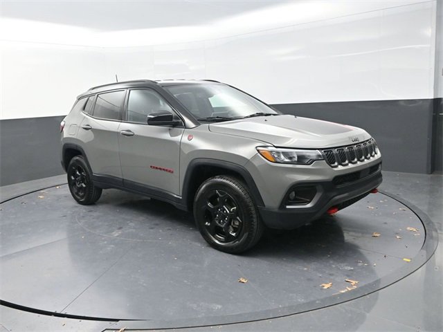 Used 2024 Jeep Compass Trailhawk image 2