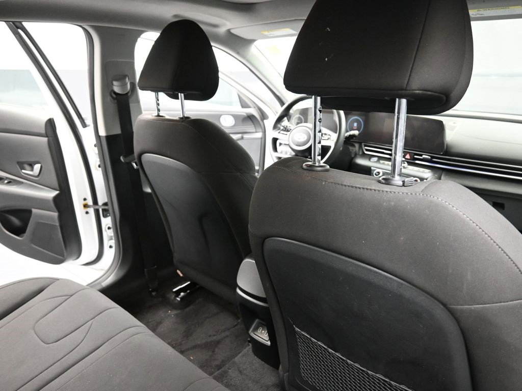 Certified 2025 Hyundai Elantra SEL w/ Cargo Package image 15