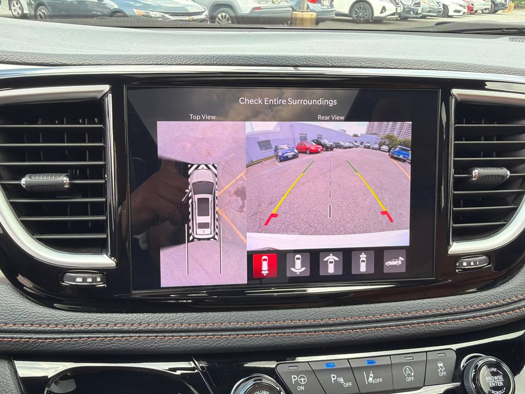 Used 2024 Chrysler Pacifica Pinnacle AWD/4WD image 36