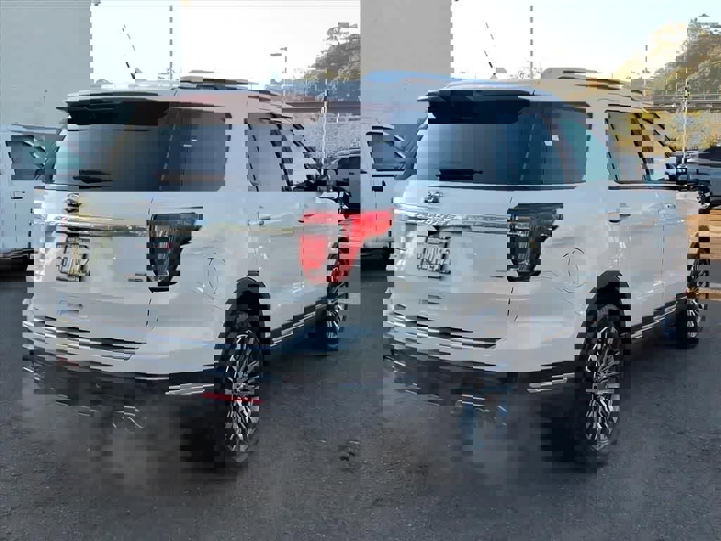 Used 2018 Ford Explorer Platinum image 4