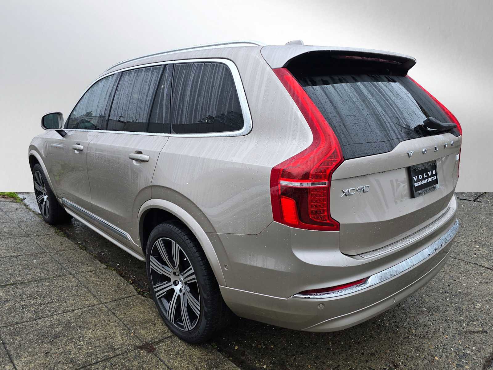 Certified 2023 Volvo XC90 T8 Plus w/ Protection Package Premier image 5