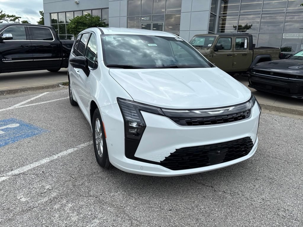New 2027 Chrysler Pacifica Select FWD image 8