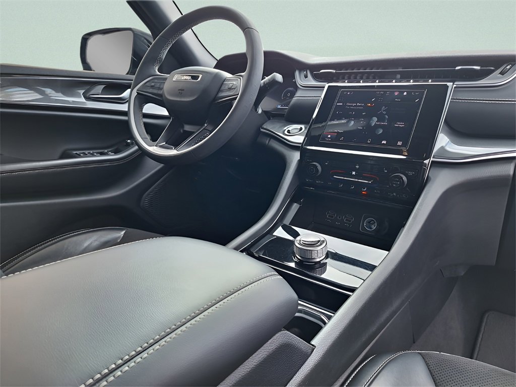 Used 2023 Jeep Grand Cherokee L Altitude image 27