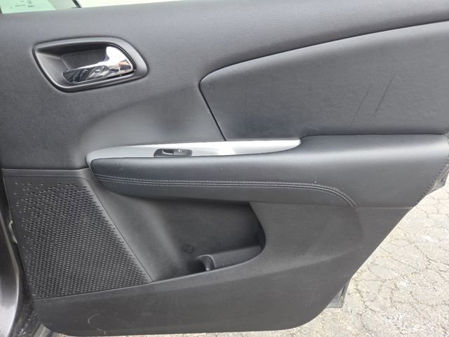Used 2016 Dodge Journey SE w/ Flexible Seating Group image 23
