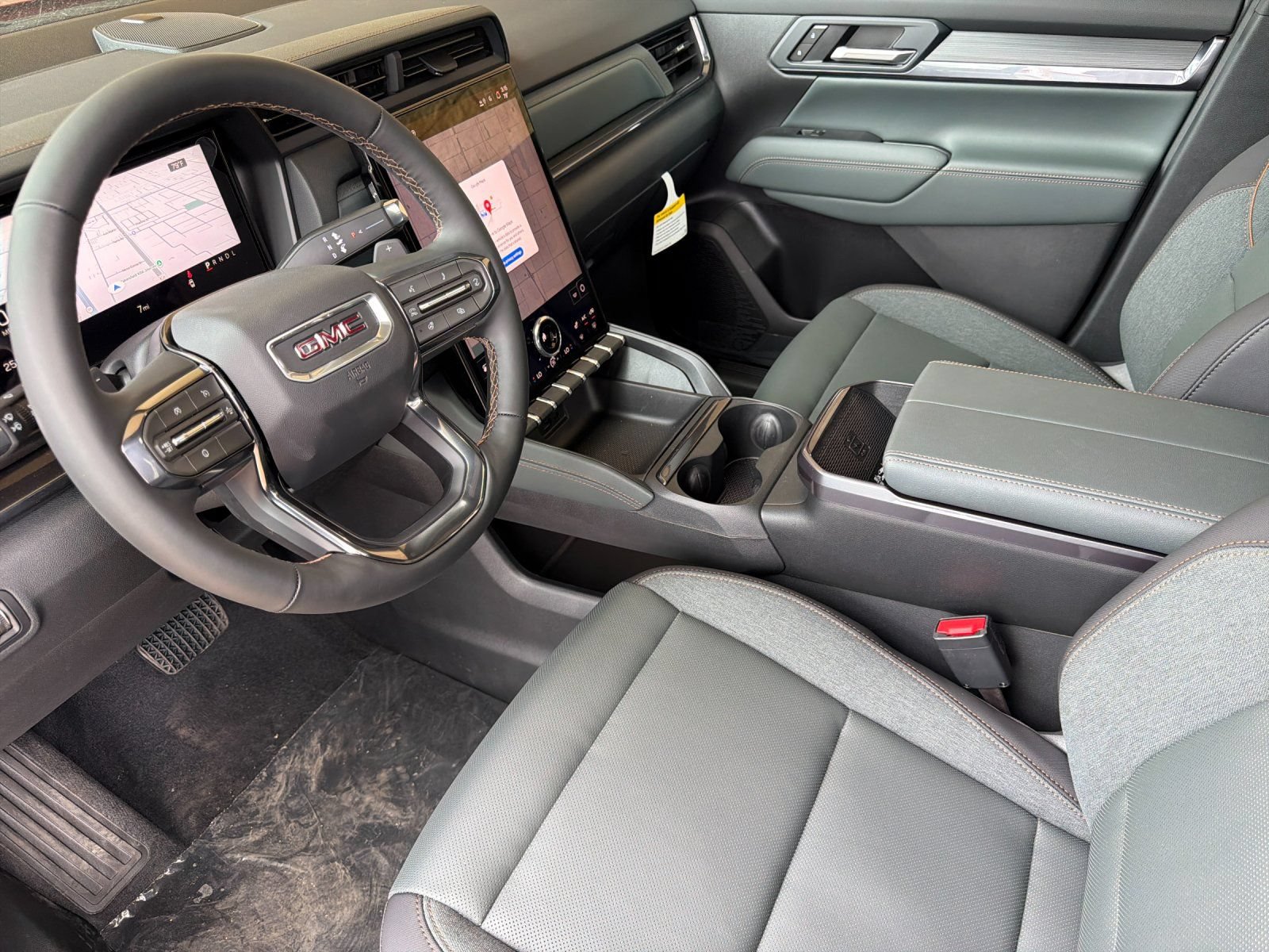 New 2026 GMC Terrain AT4 w/ Technology Package II AWD/4WD image 10