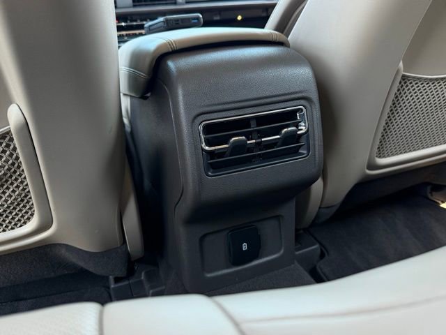 Used 2024 Lincoln Corsair Grand Touring image 30