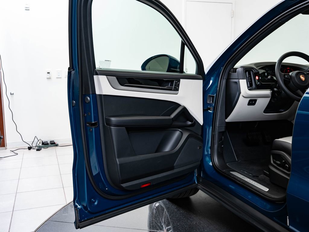 New 2026 Porsche Cayenne image 26