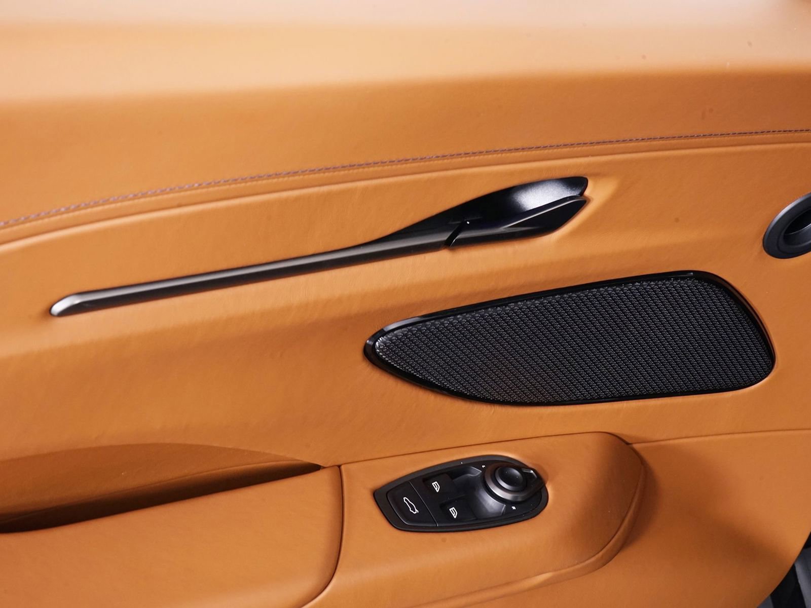 New 2026 Aston Martin V8 Vantage Coupe image 9