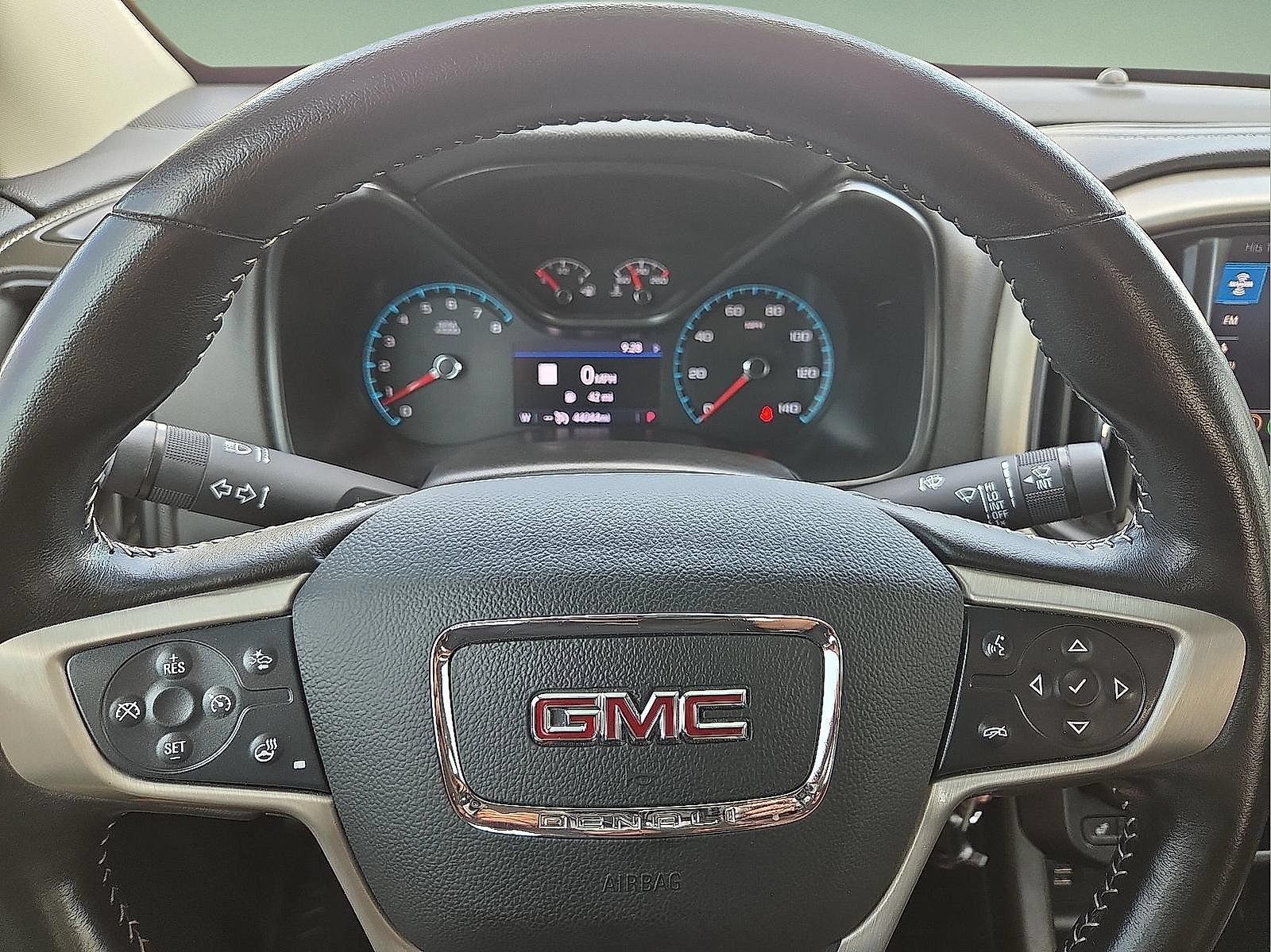 Used 2022 GMC Canyon Denali w/ Denali Black Edition Package AWD/4WD image 4