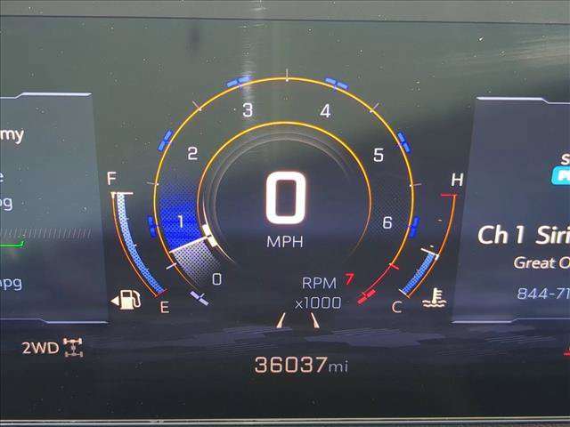 Used 2025 Chevrolet Traverse Z71 AWD/4WD image 11