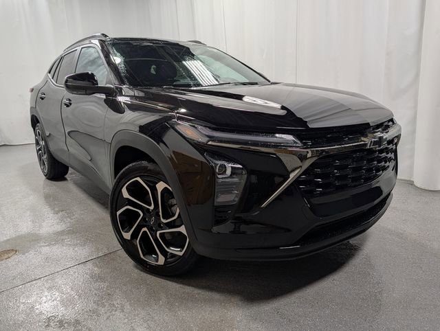 New 2026 Chevrolet Trax RS w/ Sunroof Package image 2