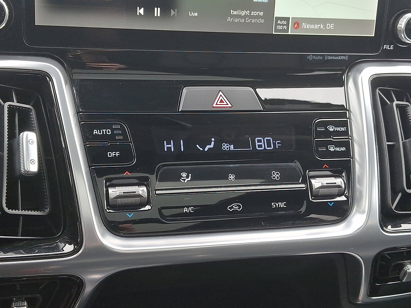 Certified 2023 Kia Sorento SX AWD/4WD image 15