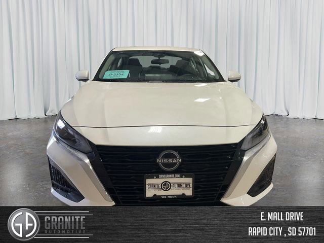 New 2025 Nissan Altima 2.5 SL image 2