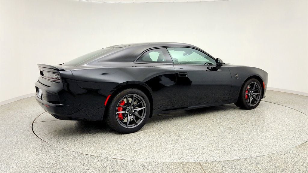 Used 2024 Dodge Charger Daytona Scat Pack w/ Plus Group AWD/4WD image 5