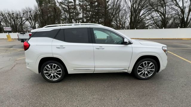Used 2024 GMC Terrain Denali image 9
