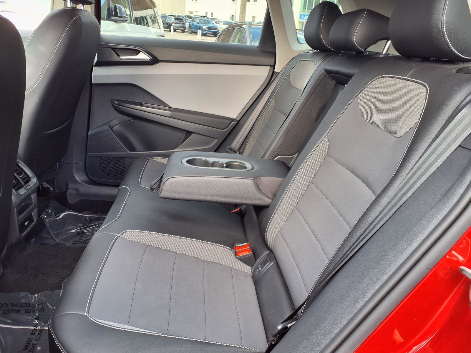 Used 2023 Volkswagen Taos SE w/ Black Wheel Package image 8