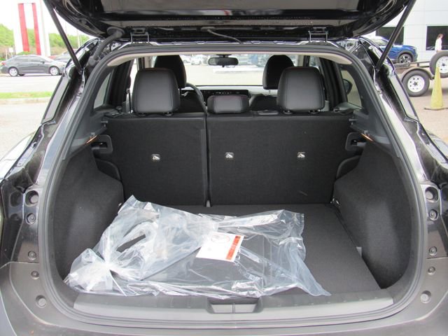 New 2026 Nissan Kicks SR FWD image 5